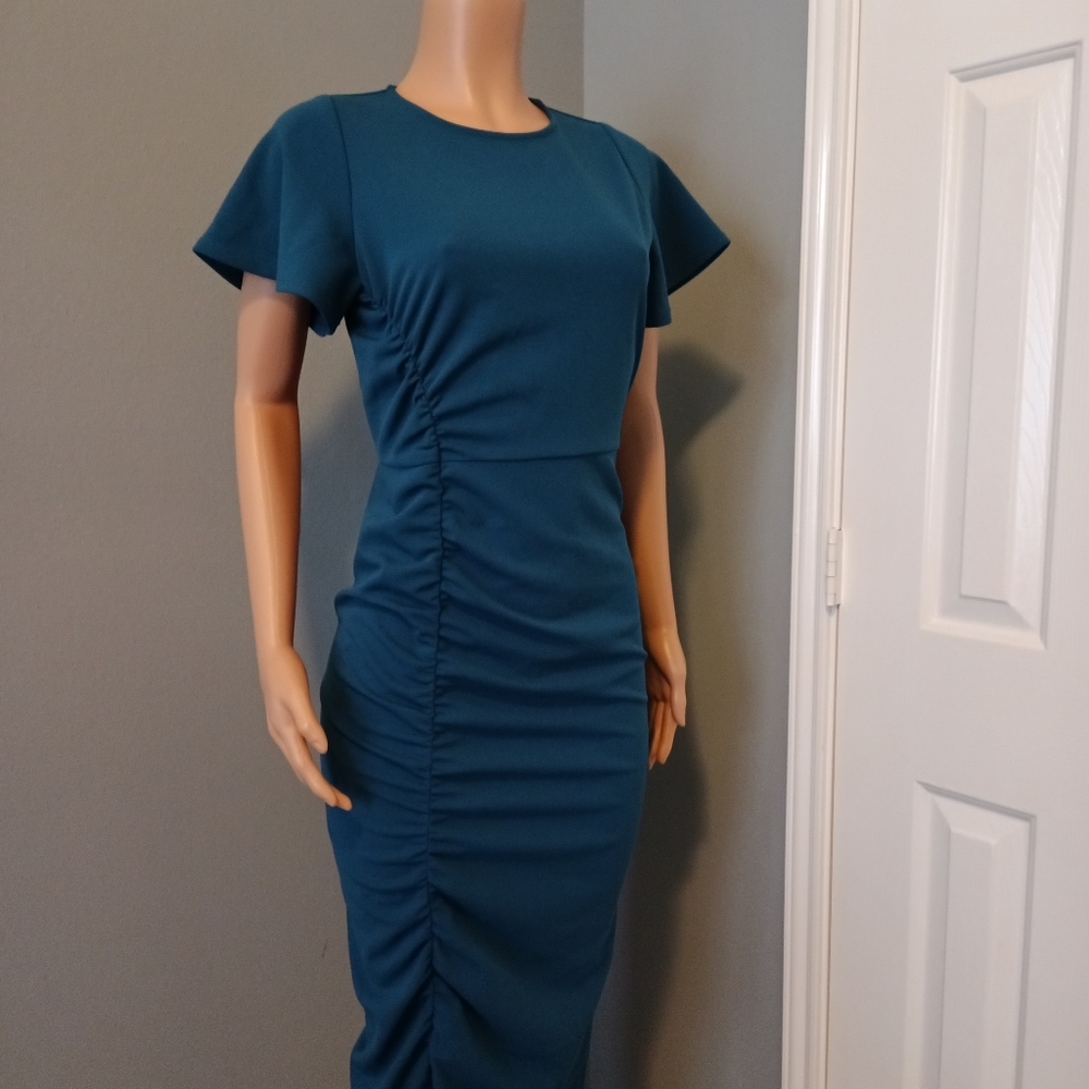 Dress - Picture 2 of 10